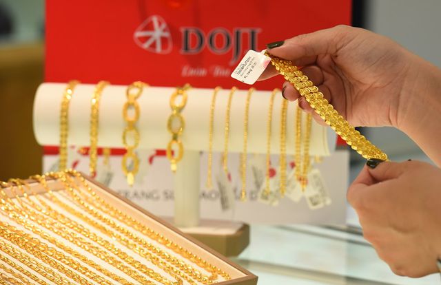 Giá vàng SJC tăng thêm 100.000 đồng/lượng