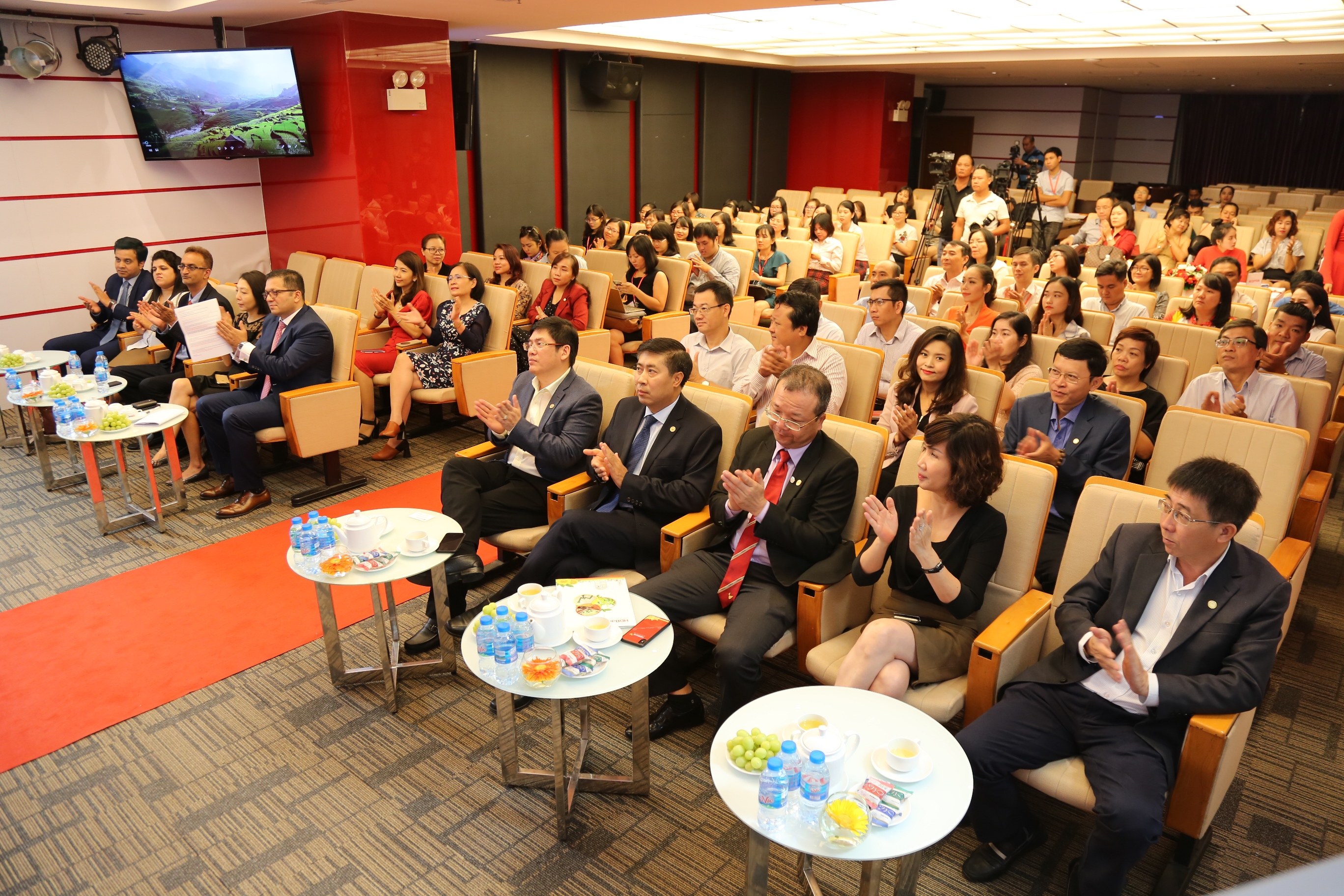 HDBank và MoneyGram hợp tác triển khai dịch vụ chi trả kiều hối tại nhà