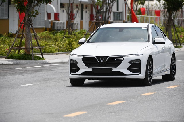 VinFast gia hạn ưu đãi về giá cho xe Lux và Fadil