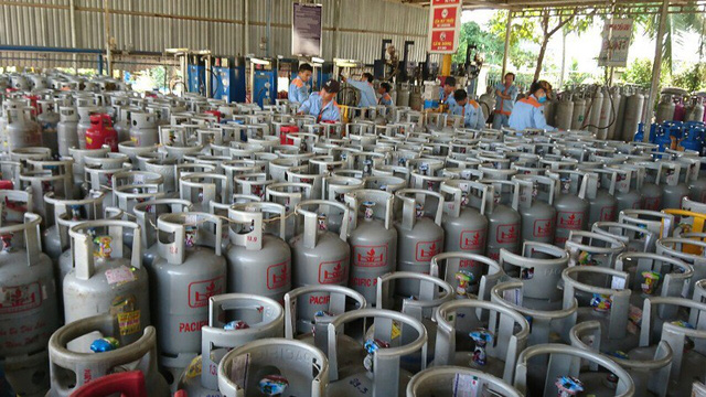 Giá bán gas đột ngột tăng mạnh