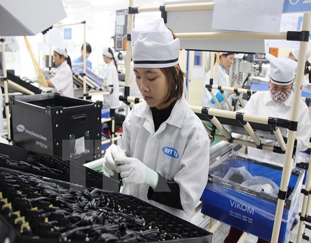 Thủ tướng yêu cầu xử lý phản ánh chính sách công nghiệp hỗ trợ làm lợi khối ngoại
