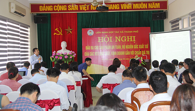 Toan-canh-hoi-thao-8638-1570933754.jpg