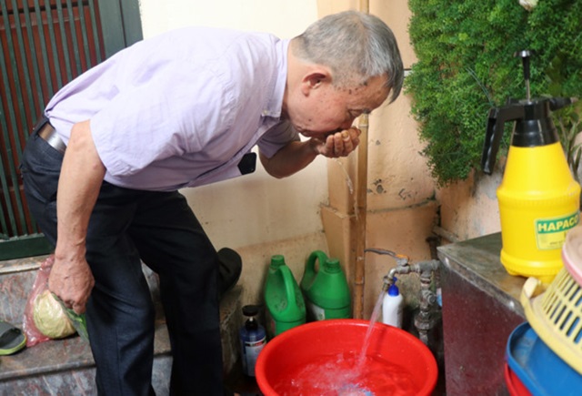 Hà Nội khuyến cáo không uống nước sông Đà