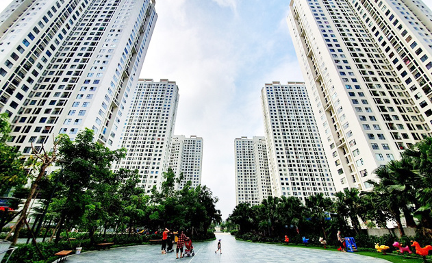 Bat-dong-san-Tp-HCM-hap-dan-ho-9503-7330