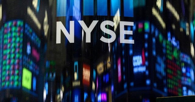Dow Jones lập kỷ lục 28.000 điểm lần đầu tiên trong lịch sử
