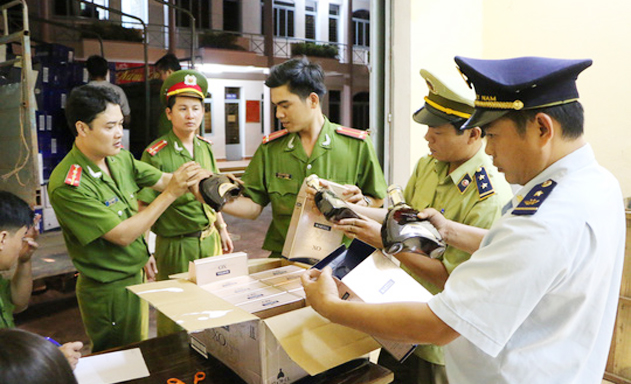 Cận Tết, hàng lậu tràn lan