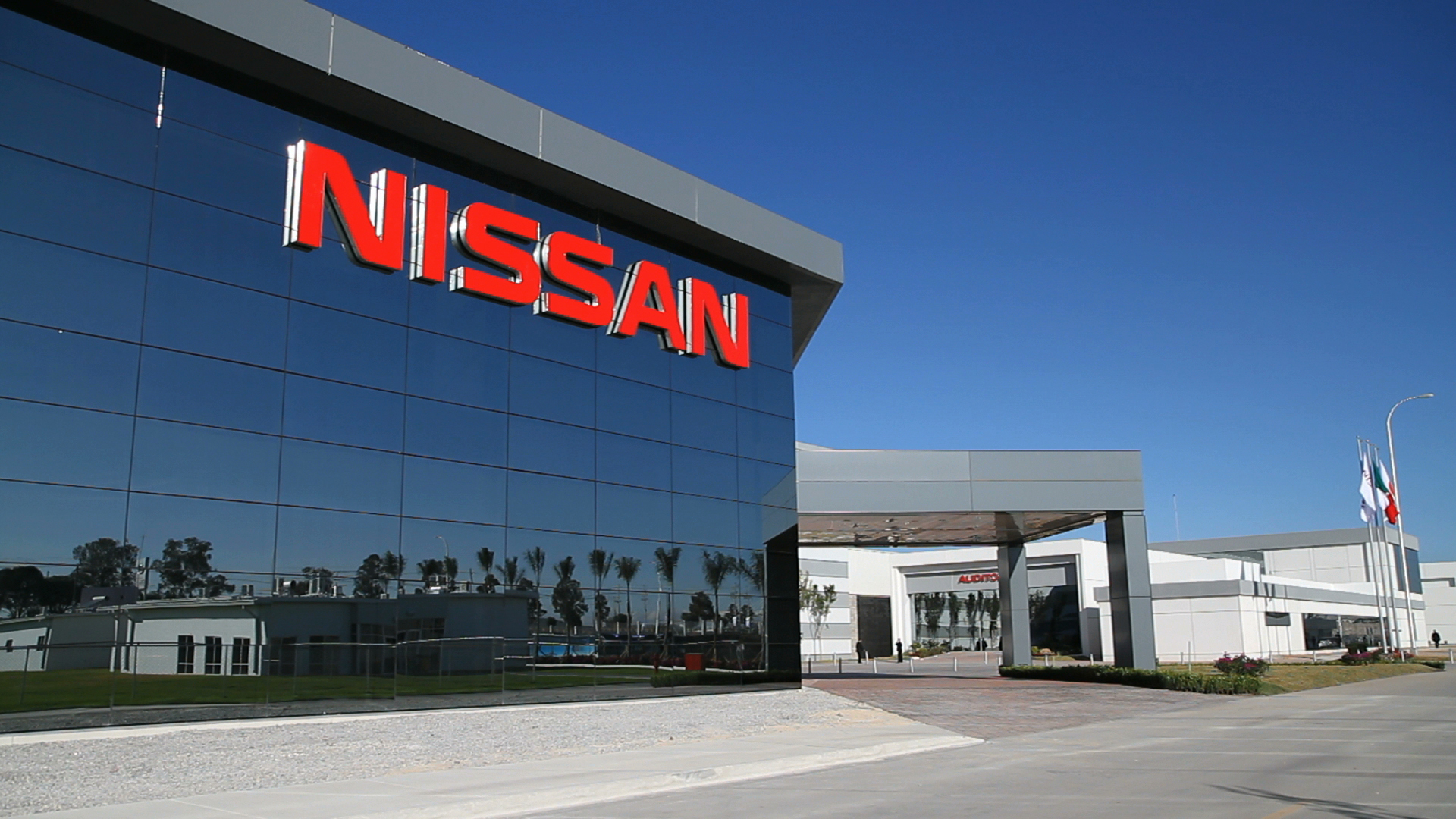 Nissan đầu tư 301 triệu USD cho công nghệ tiên tiến