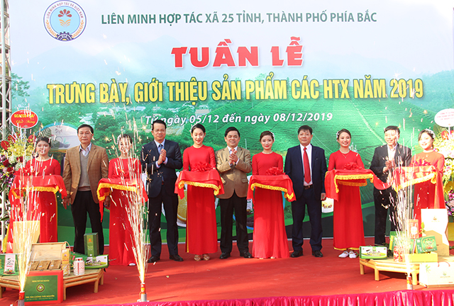 Khai mạc Tuần lễ trưng bày sản phẩm 25 tỉnh, thành phố phía Bắc
