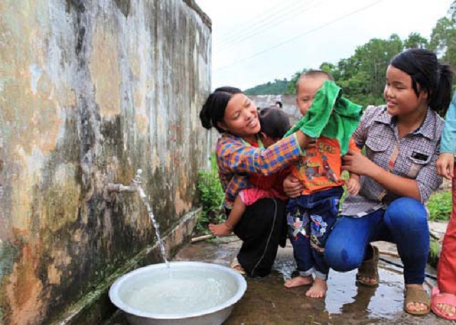 Nâng cao sức khỏe và đời sống người nghèo xã Lâm Hóa