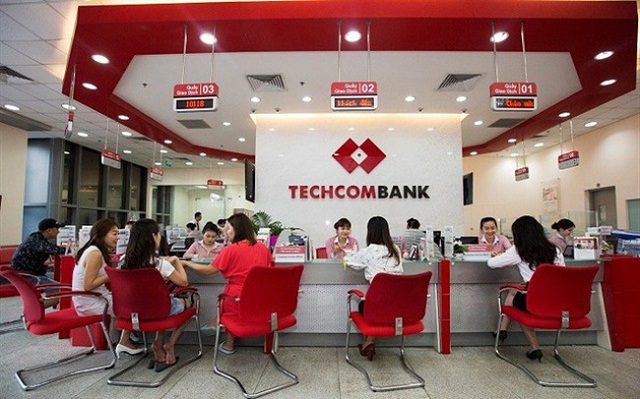 Cổ phiếu TCB của Techcombank giảm sâu gây áp lực lên thị trường