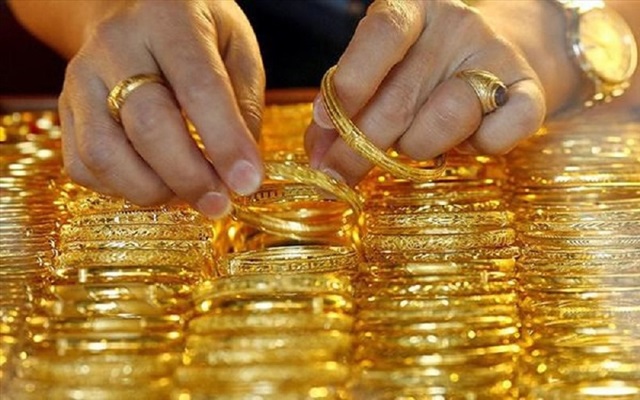 Giá vàng vẫn duy trì mức trên 42 triệu đồng/lượng