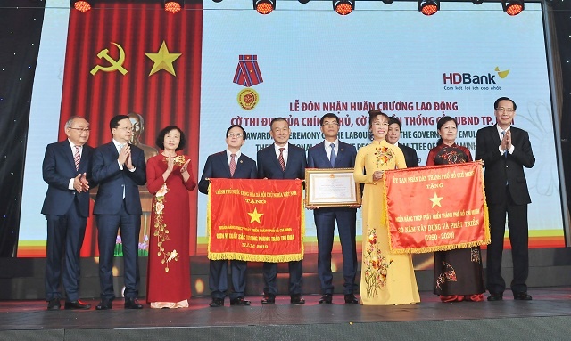 3-HDBank-don-nhan-Co-truyen-th-5636-6305
