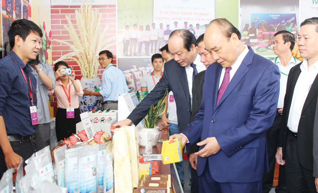 Chọn cảng biển cho nông sản miền Tây