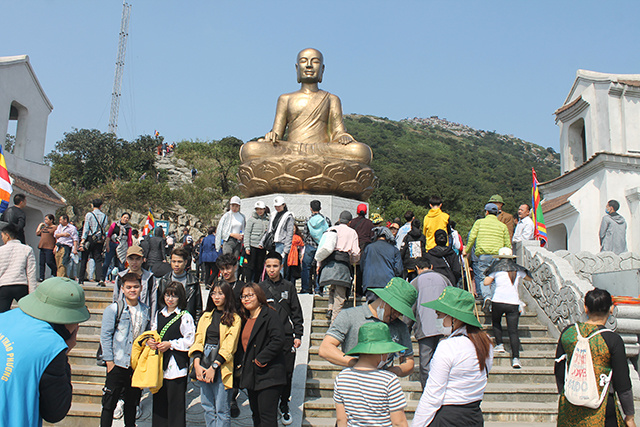 Yen-Tu-3-1466-1580541212.jpg