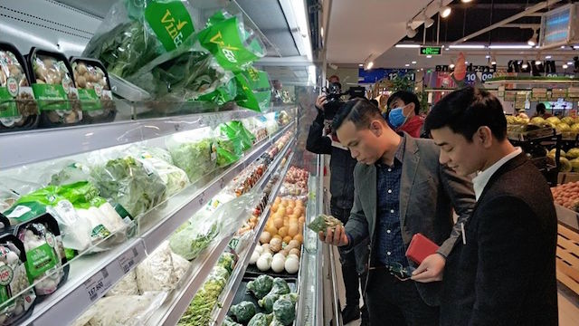 Đối phó dịch cúm Corona, siêu thị cam kết không xảy ra việc thiếu hàng sốt giá