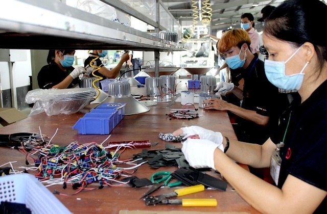Anh-lao-dong-sau-tet-6046-1580998181.jpg