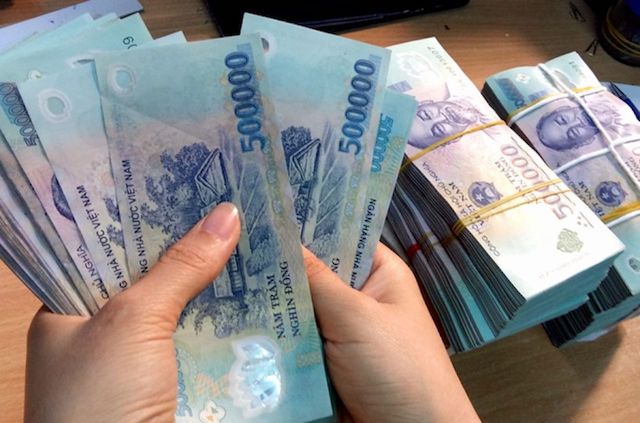 Ngân hàng đẩy mạnh thanh toán không dùng tiền mặt trước đại dịch corona