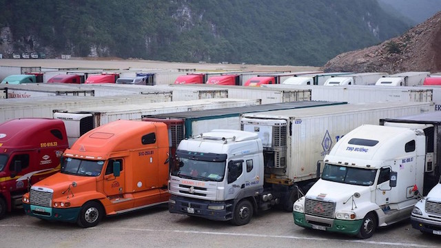 Khuyến cáo các doanh nghiệp hạn chế đưa hàng lên biên giới