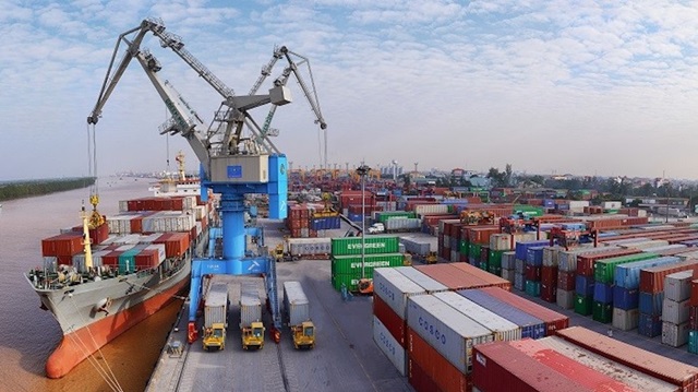 Nhập siêu 280 triệu USD trong tháng 1