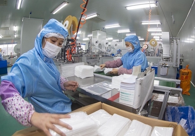 Miễn thuế nhập khẩu nguyên liệu, khẩu trang vẫn khan hiếm