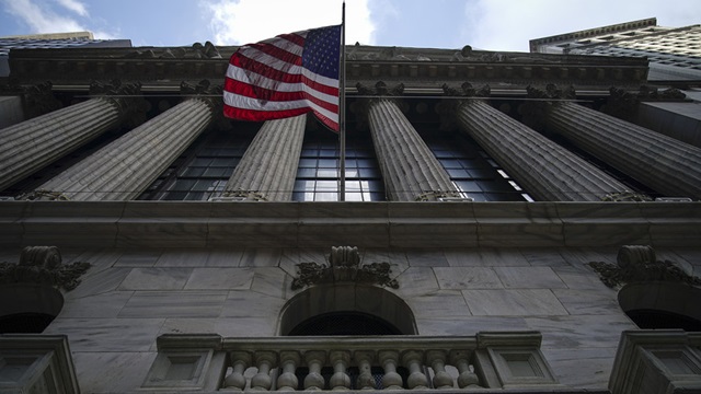 Dow Jones có 2 ngày giảm cực mạnh