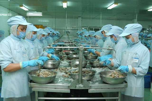 xuat-khau-tom-9012-1583936992.jpg
