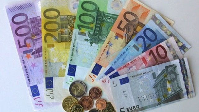 ECB tung kích thích kinh tế