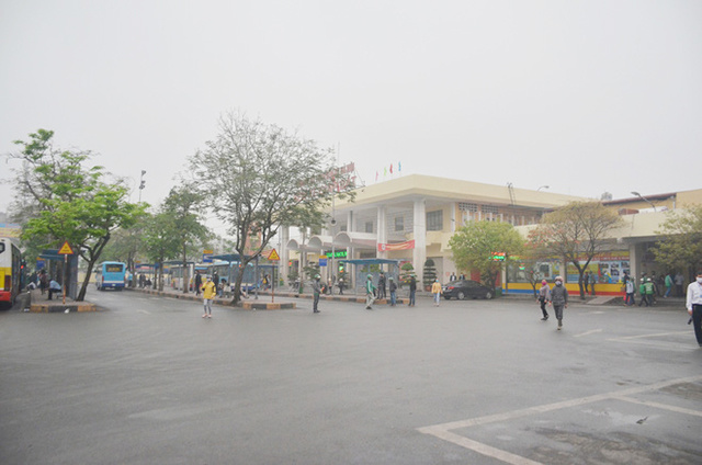 Ben-xe-Giap-Bat-luong-khach-gi-8515-2356