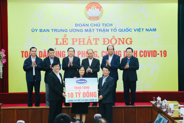 Vinamilk hỗ trợ 10 tỷ đồng mua thiết bị y tế giúp phát hiện nhanh virus SARS-COV-2