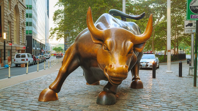 Vọt tăng hơn 2.100 điểm, Dow Jones tăng mạnh chưa từng thấy