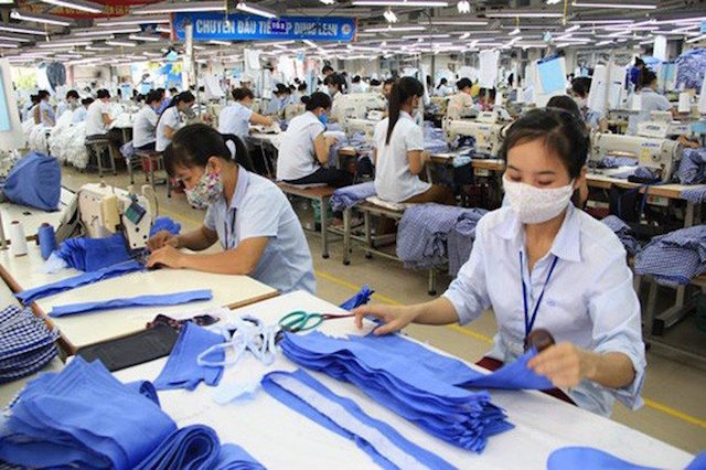 Dệt may tìm cách thoát 'cửa tử'