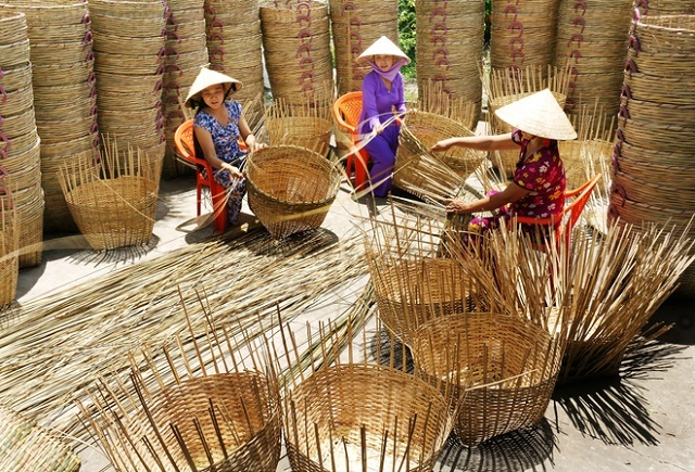 Lang-nghe-dan-dat-3987-1585649695.jpg