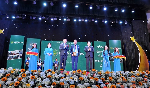 Phan-Van-Khoi-nhan-giai-Luong-3599-3508-
