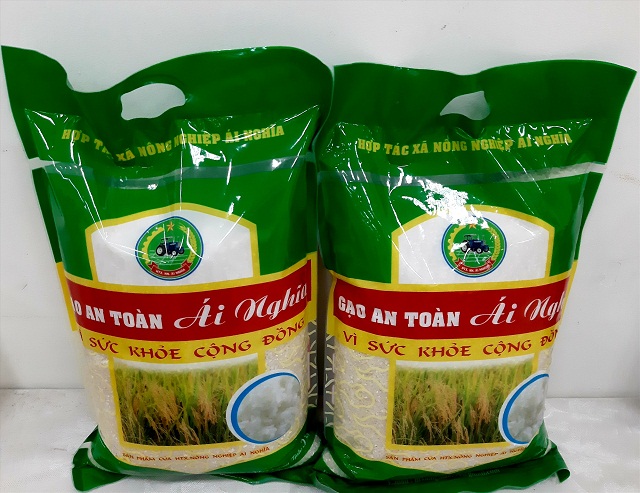 HTX liên kết để sản xuất gạo an toàn
