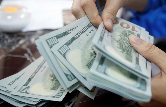 Giá USD đồng loạt giảm tại các ngân hàng thương mại