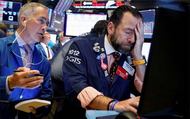 Giá dầu rớt kéo Dow Jones mất gần 600 điểm