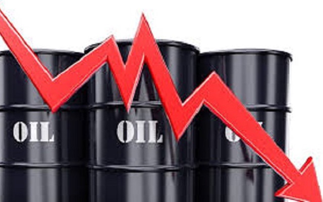 Giá dầu Brent mất 24%, WTI mất 43% vì lo sợ dư cung quá nhiều