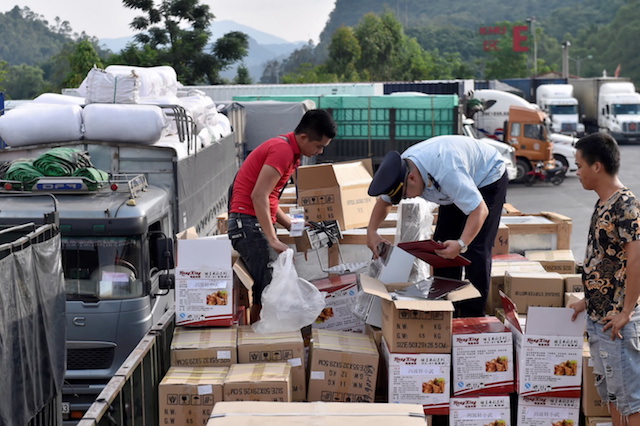 Số vụ buôn lậu, hàng giả tăng 57%