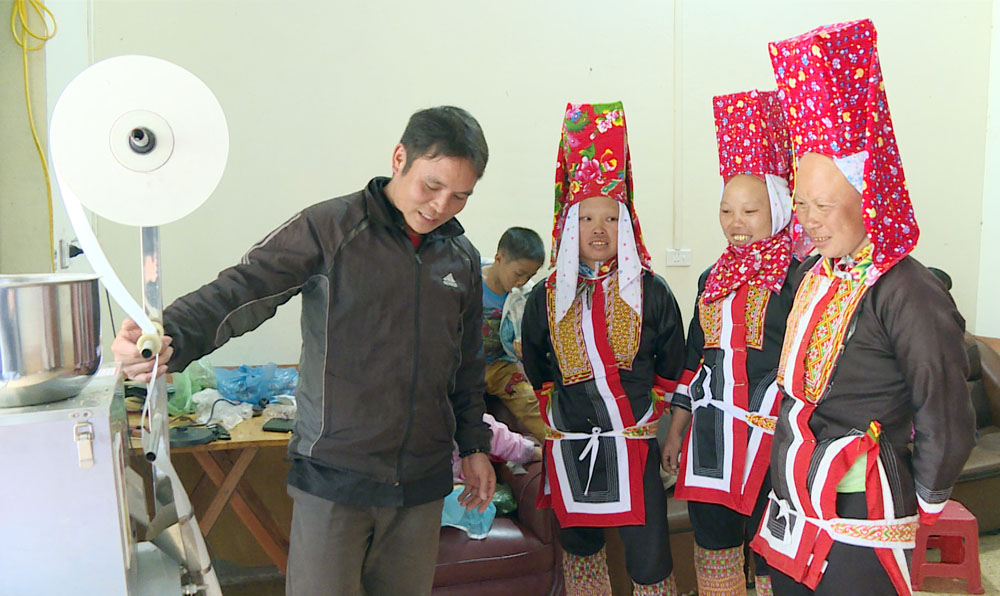 Hợp tác xã làm giàu cho mình và cho bà con