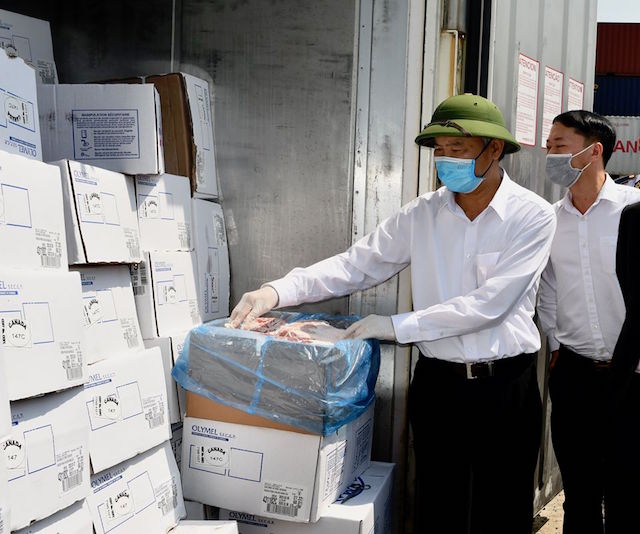 Thịt lợn nhập khẩu giá siêu rẻ 60.000 đồng/kg, thịt trong nước 'coi chừng'
