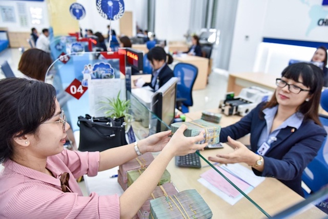 Dòng tiền bị 'tắc' ở nhiều ngân hàng