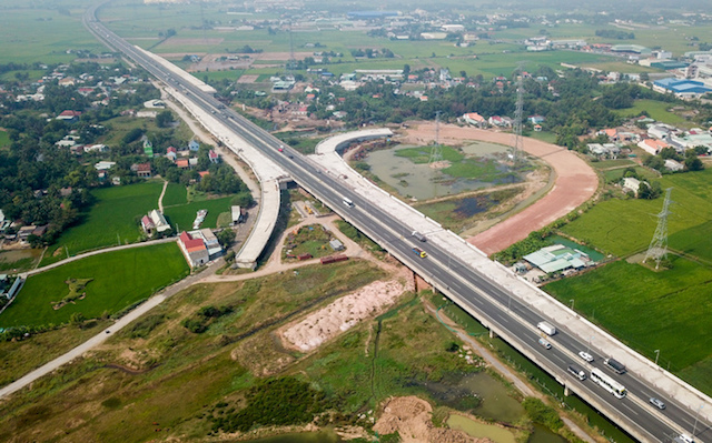 Đầu tư công: Có nên bỏ trứng vào một giỏ?