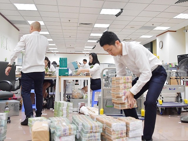 Ngân hàng tung vốn rẻ, doanh nghiệp chê còn cao