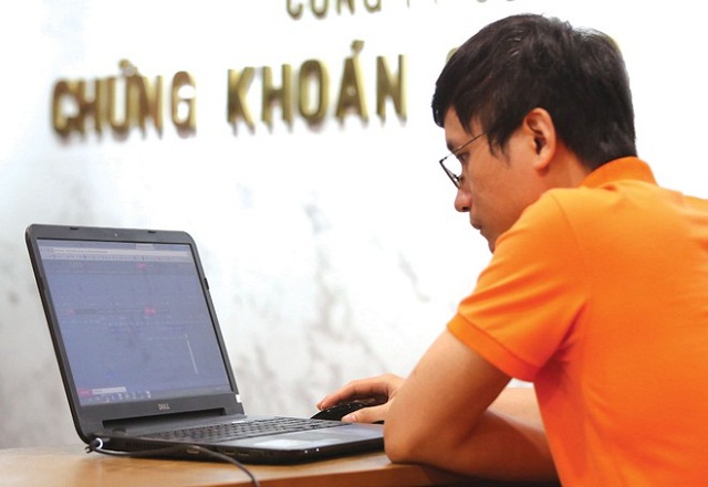 Vì sao các ngân hàng 'thích' đổ tiền vào chứng khoán đầu tư?