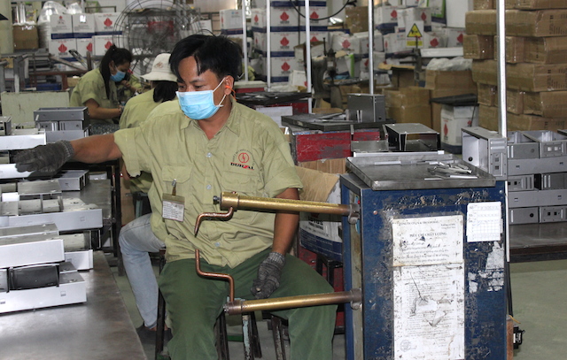 Giải bài toán phục hồi sản xuất công nghiệp