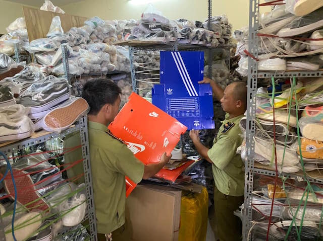 Hà Nội: Phát hiện hơn 5.000 sản phẩm nhái nhãn hiệu châu Âu