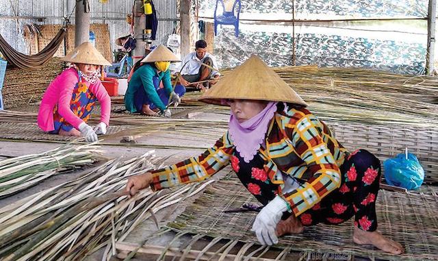 Những người phụ nữ cần mẫn giữ nghề truyền thống ở Cà Mau