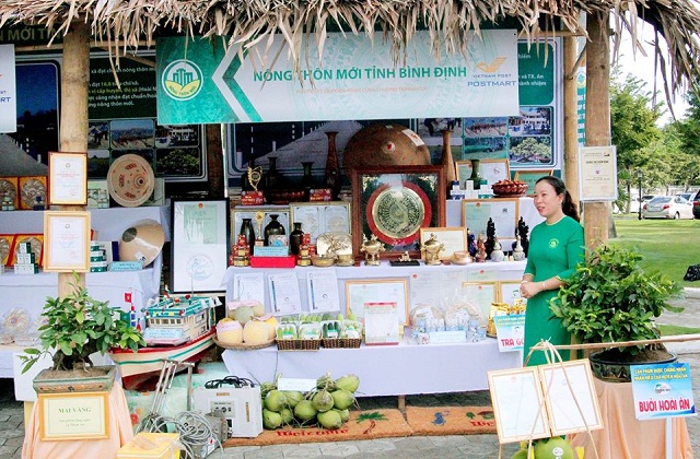 Nông thôn mới gắn với sản xuất hàng hóa ứng dụng công nghệ cao