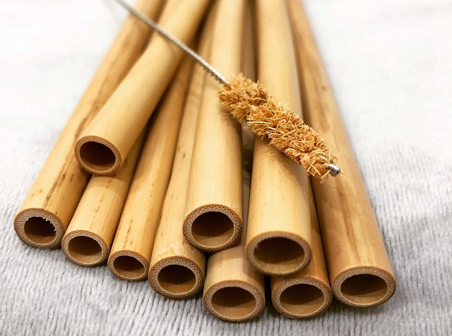 'Sống khoẻ' với tranh gạo, ống hút tre