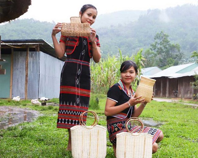 Mang cuộc sống ổn định đến với người dân Cơ Tu